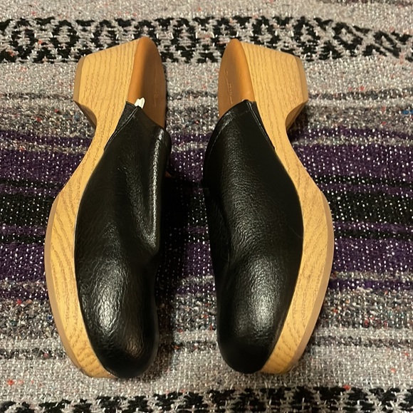 Universal Thread clogs - Picture 6 of 6